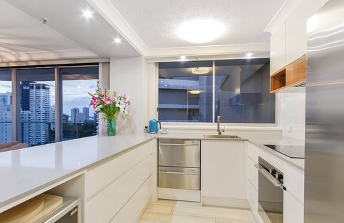 Main Beach Apartment | Sunbird Beach Resort