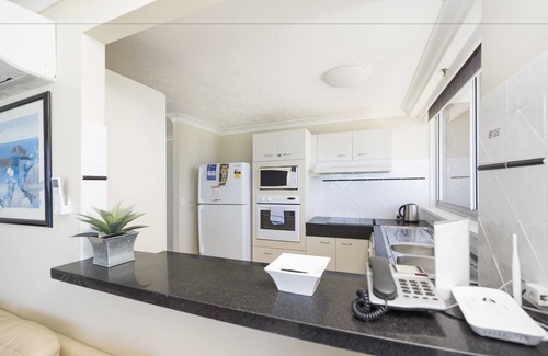 Main Beach Apartment | Sunbird Beach Resort