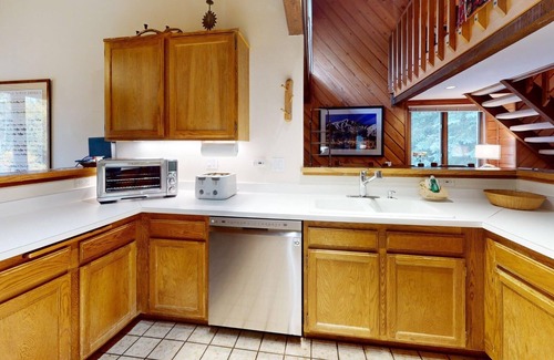 Elkhorn Village Condo | Sunburst Condo 2789 - Room for Up To 11 Guests and Elkhorn Resort Amenities
