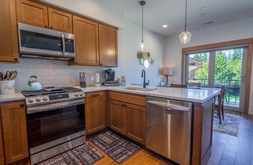 Cle Elum Ski Chalet | Suncadia 2 Bdrm Village Chalet Contemporary Cabin