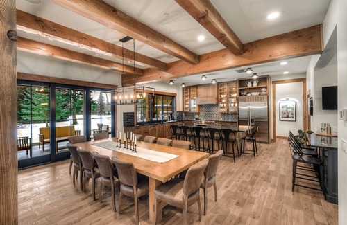 Cle Elum House | Suncadia's Biggest Rental w/Heated Pool, 20-Person Hot Tub, and 2 Firepits!