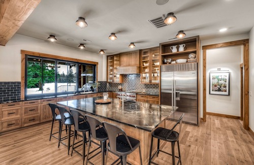 Cle Elum House | Suncadia's Biggest Rental w/Heated Pool, 20-Person Hot Tub, and 2 Firepits!