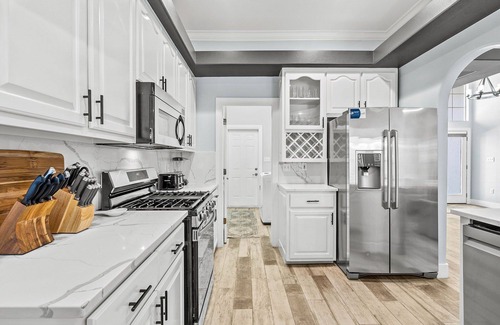 Fort Walton Beach - Destin House | Sunce of Destiny - Vacation Home in Gated Community Near the Beach with Hot Tub & Shared Pool