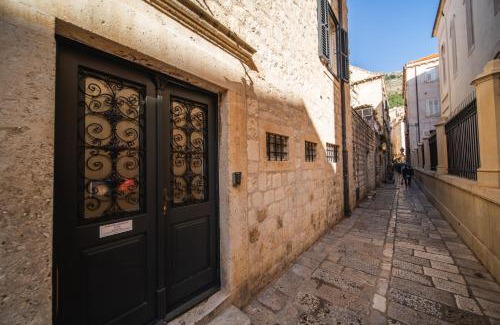 Dubrovnik Old Town Apartment | SUNce Palace Apartments with free offsite parking