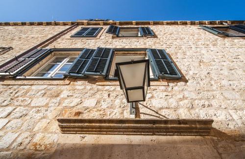 Dubrovnik Old Town Apartment | SUNce Palace Apartments with free offsite parking