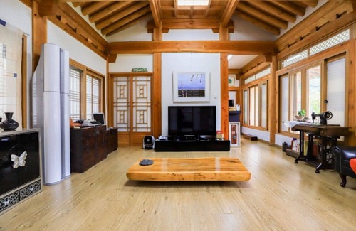 Suncheon House | Suncheon Bulbidang Hanok Pension