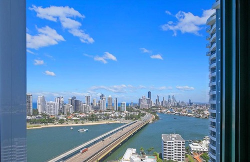 Southport Apartment | Sundale at Southport - Resort-style Panorama