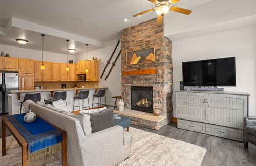 Steamboat Springs Condo | Sundance Creek 103 - Walk to Shops, Dining & Groceries, Hot Tub, Garage, W/D