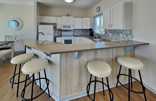 Surf City House | Sundance | Oceanfront + Walk to the Beach!