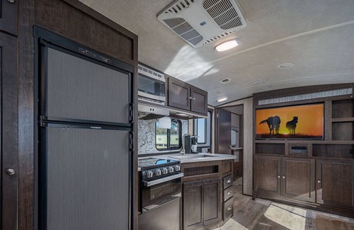 Lindale House | Sundance RV for Horsepark stays in Tyler, TX.