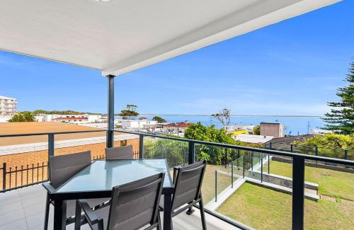 Shoal Bay Apartment | Sundeck Unit 1 51 Ronald Avenue