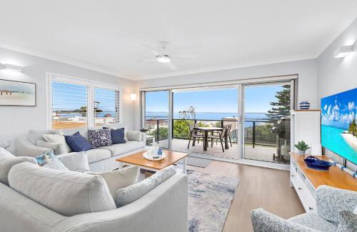 Shoal Bay Apartment | Sundeck Unit 1 51 Ronald Avenue