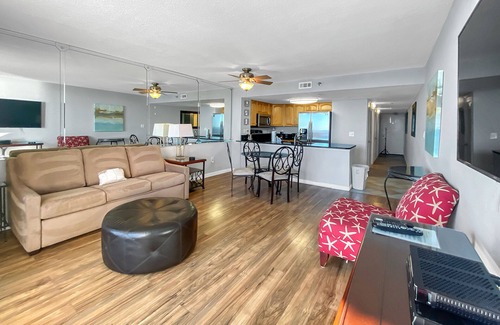 Destin Condo | SunDestin 0706 by Scenic Stays