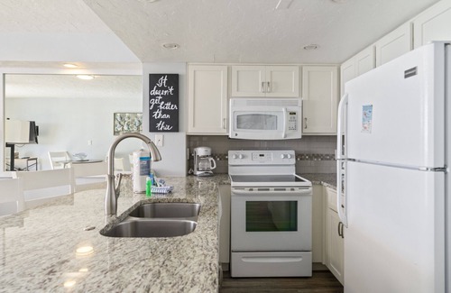 Destin Condo | SunDestin 1710 by Scenic Stays