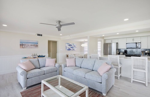 Beachview Country Club Estates Condo | Sundial A301- Gorgeous Beachfront Residence at Sundial Sanibel