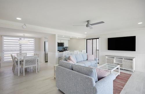 Sanibel House | Sundial A301- Gorgeous Beachfront Residence at Sundial Sanibel