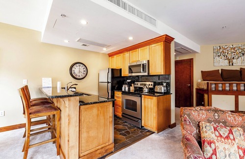 Park City Condo | Sundial B409-B: Ski-in Ski-out, Washer/Dryer, Pools, Hot Tubs, Private Balcony
