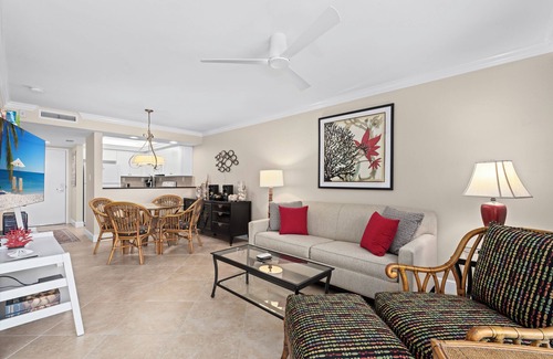 Sanibel Condo | Sundial C208: Updated w/Gulf Views, Washer/Dryer!