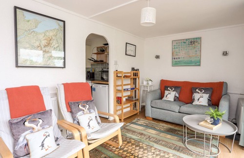 Bont Newydd Cottage | SUNDOWNER, with pool in Caernarfon