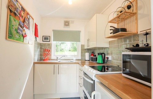 Bont Newydd Cottage | SUNDOWNER, with pool in Caernarfon