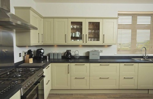 Salcombe Cottage | SUNDOWNERS, pet friendly, luxury holiday cottage in Salcombe