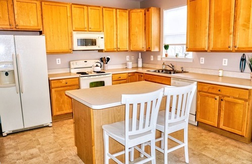 Villages of Five Points House | SUNDRENCHED REFLECTIONS | 4 Bed, 3.5 Bath