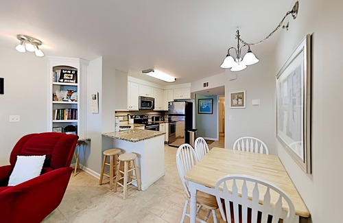 Navarre Beach Condo | Sundunes #142 | Steps to Beach, Gorgeous Views!