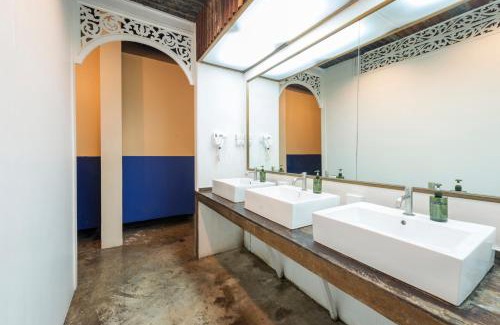 Talat Yot Hostel | Suneta Hostel Khaosan