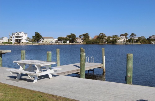 Nags Head Apartment | Sunfish Sanctuary 2 Queen Deluxe at Fin N Feather