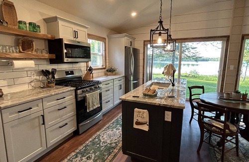 Hibbing Cabin | SunfishBay- Hideaway