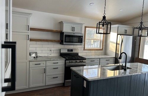 Hibbing Cabin | SunfishBay- Hideaway