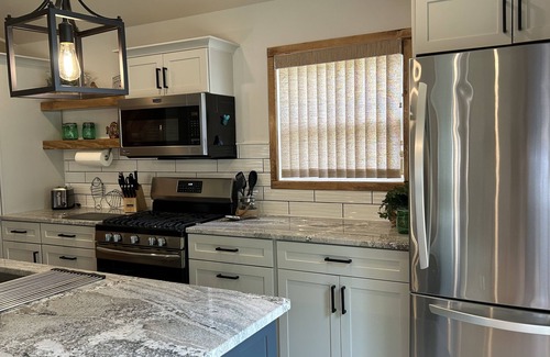 Hibbing Cabin | SunfishBay- Hideaway