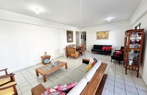 Jardim Oceania House | Sunflower