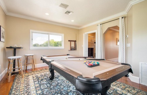 Pompano Beach House | Sunflower by AvantStay Pool BBQ Pool Table Outdoor Dining