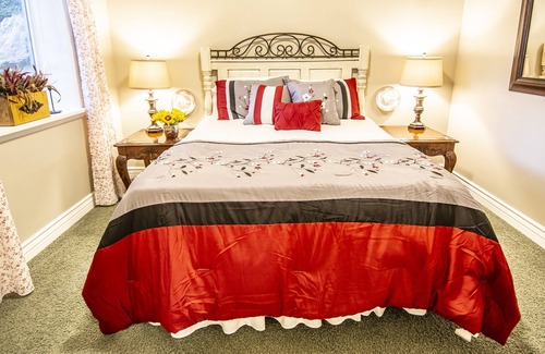 Pleasant Grove House | Sunflower Haven Retreat