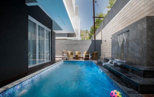 Lonavala Villa | Sunflower Villa