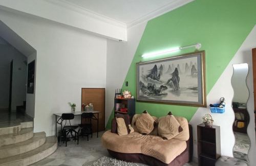 Bandar Sungai Long House | Sungai Long Homestay