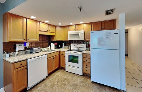 Daytona Beach Shores Condo | Sunglow Resort 305