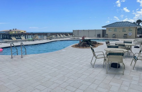 Daytona Beach Shores Condo | Sunglow Resort 305