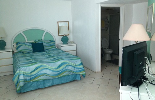 Daytona Beach Shores Condo | Sunglow Resort Unit 207