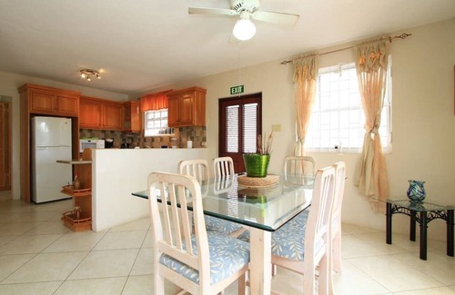 Heywoods Park Apartment | Sungold House: Ginger Lily Apartment
