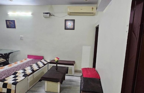Vaishali Nagar Apartment | Sunita's homestay