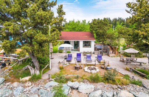 Clinton House | Sunlight Beach Getaway by AvantStay | Views