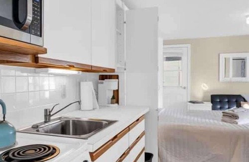 Clearwater Beach Apartment | Sunlit Condo, Heated Pool, across from Beach!