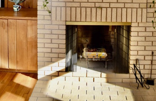Woods Hole House | Sunlit home in Woods Hole Village