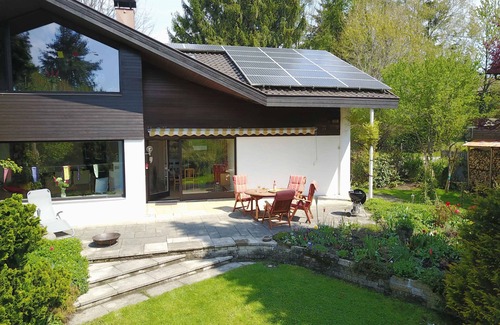 Prien am Chiemsee Apartment | Sunlit large comfort apartment with mountain views on Lake Chiemsee