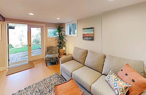 Queen Anne House | Sunlit lower-level Craftsman home with patio & garden - walkable to everything