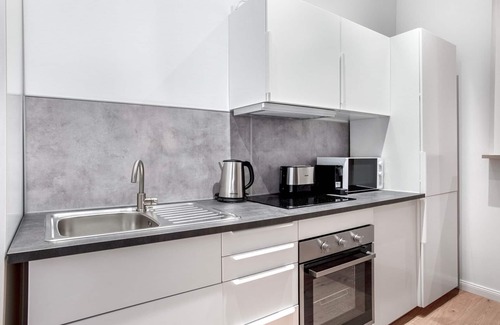 Prenzlauer Berg Apartment | Sunlit Prenzlauer Berg 2BR nr Schönhauser Allee, by Blueground