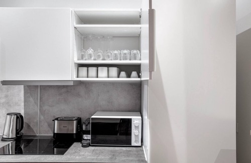 Prenzlauer Berg Apartment | Sunlit Prenzlauer Berg 2BR nr Schönhauser Allee, by Blueground