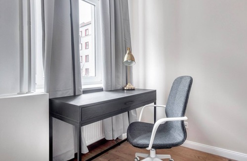 Prenzlauer Berg Apartment | Sunlit Prenzlauer Berg 2BR nr Schönhauser Allee, by Blueground